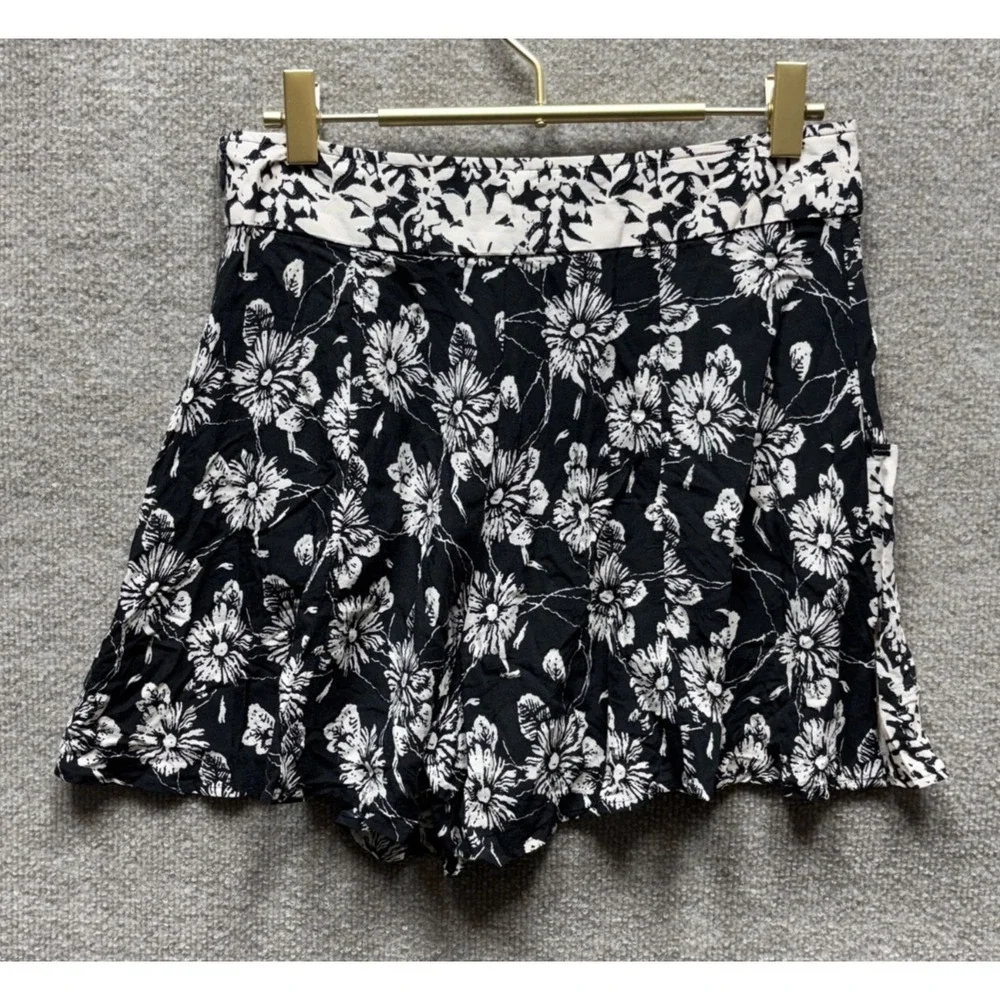 Free People Wide Flare Leg Flowy Floral Shorts 3.5